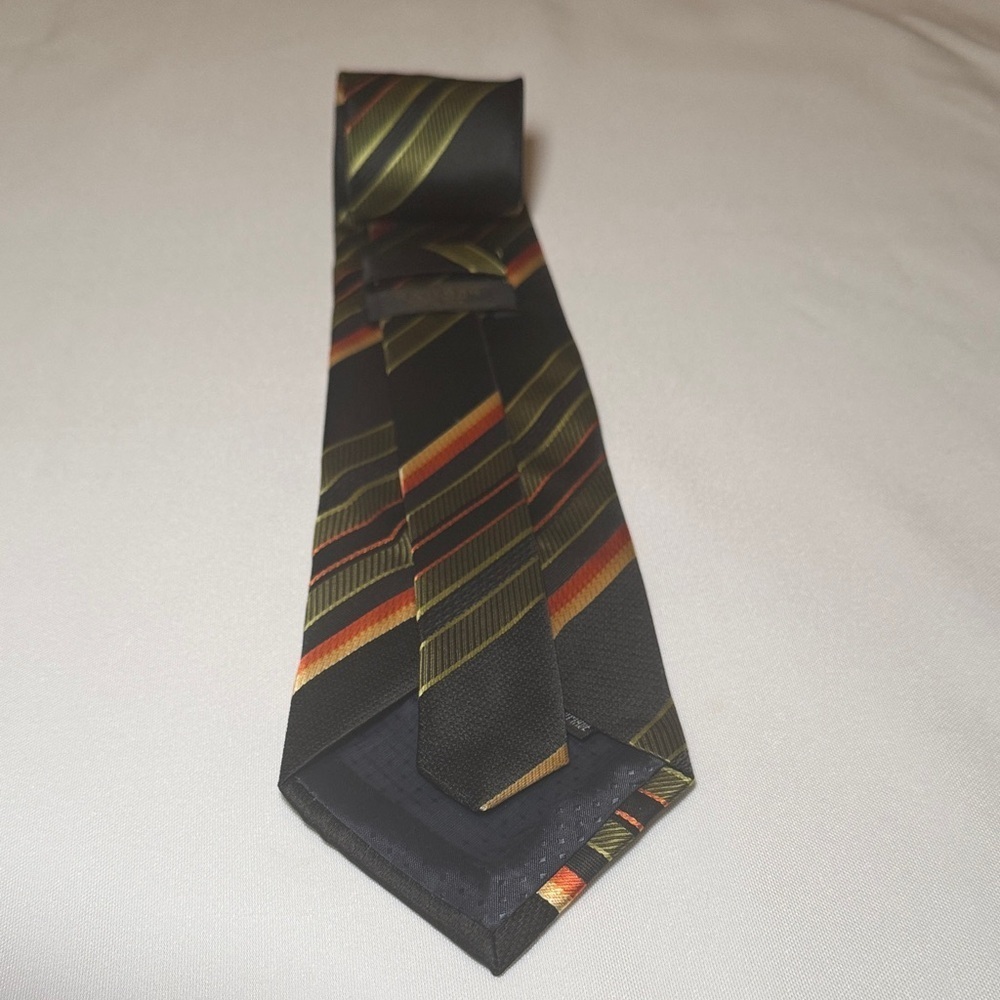 Kailong Silk Handmade Striped Tie - Picture 4 of 11
